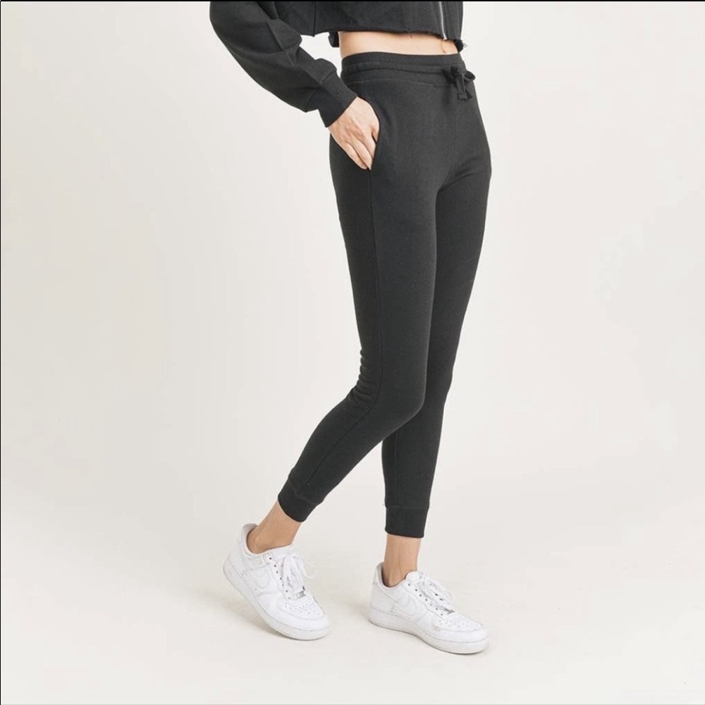 Black Dressed to chill Joggers